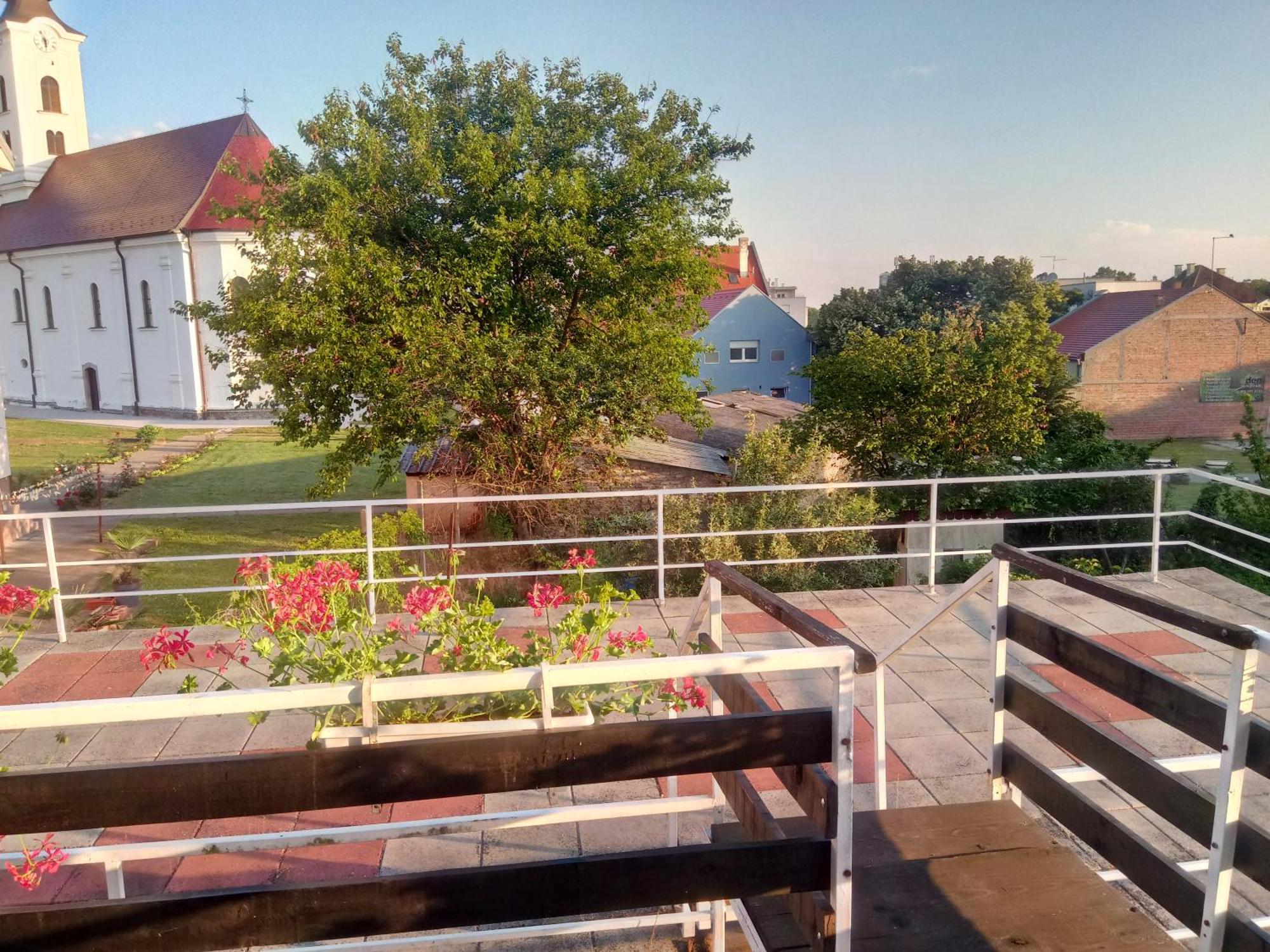 Accommodation Zara Vukovar Ngoại thất bức ảnh
