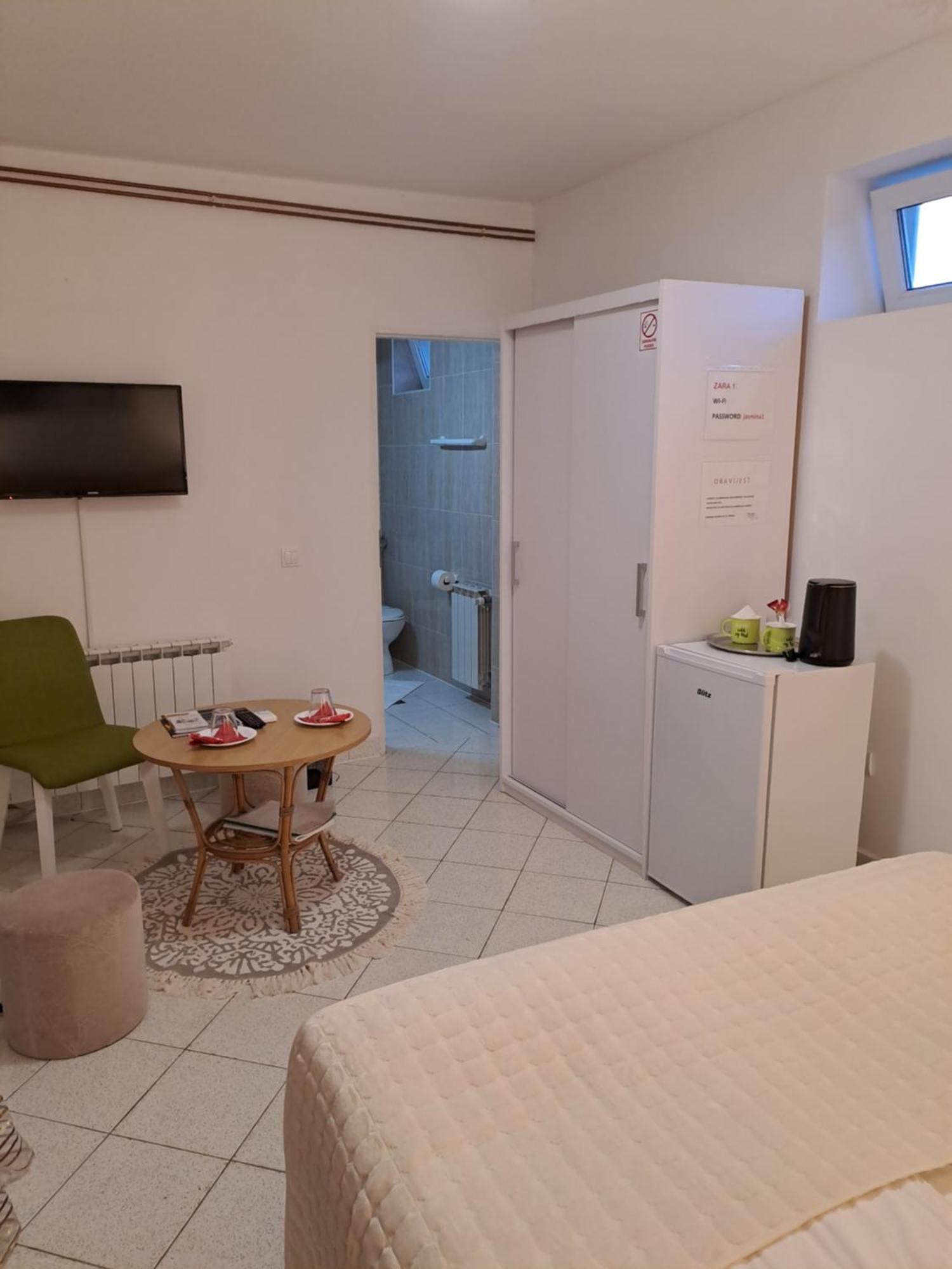 Accommodation Zara Vukovar Ngoại thất bức ảnh